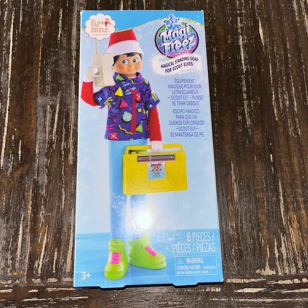 The Elf on The Shelf Elf Magical Standing Gear for Scout Elves Retro Rad 80's